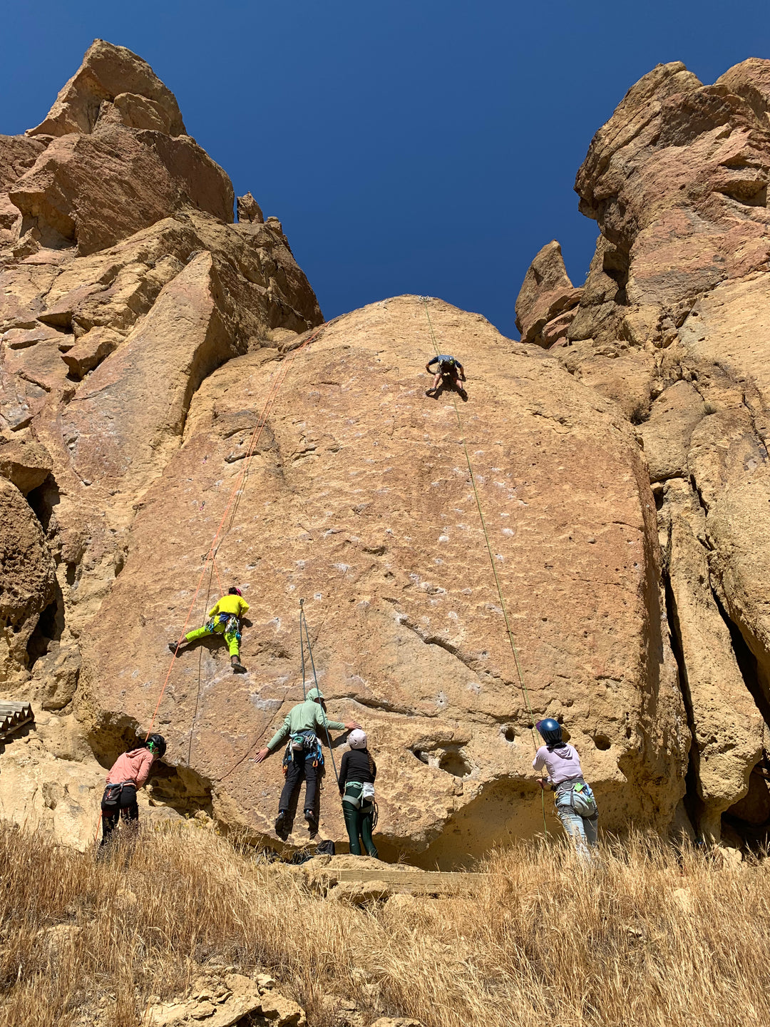 Smith Rock Outdoor Beginner Rock Climbing