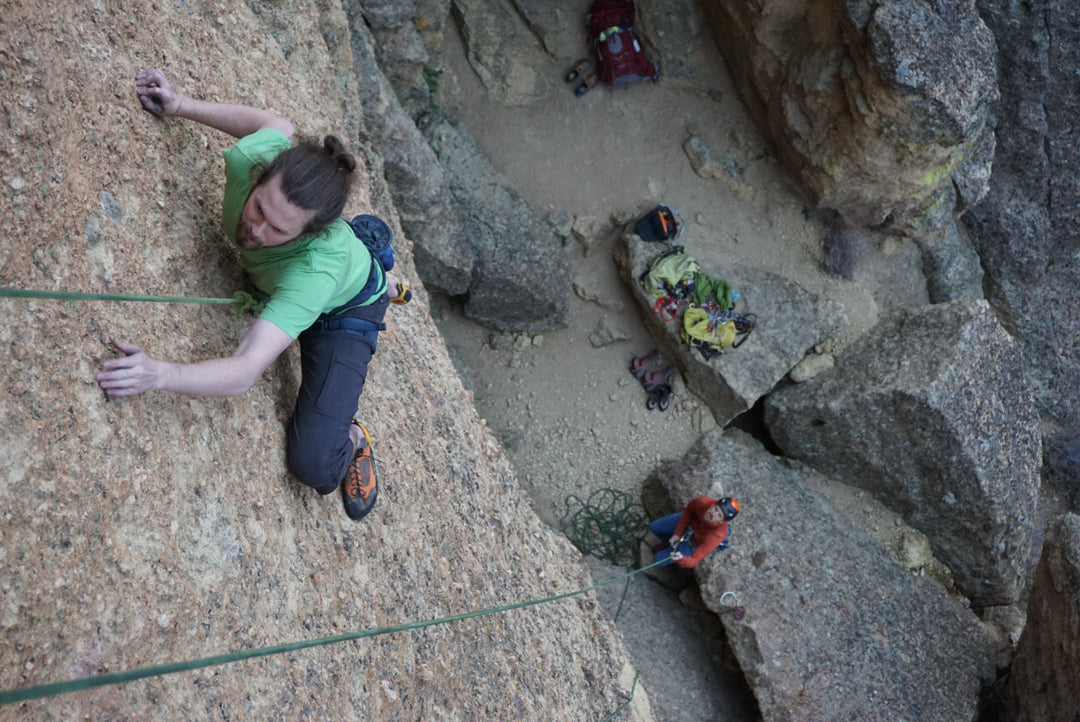 Smith Rock Outdoor Beginner Rock Climbing